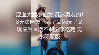 唯美的年轻奶妈--笑容憨态可掬--迷倒万千少男：啊我的奶水滴出来了，自己可约吸奶，上喷奶下喷水！