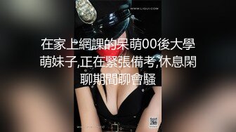 巨乳长髪美女镜头前很自然的展现 奶晃动的很大