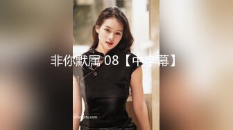 美女自己在房间说露就露