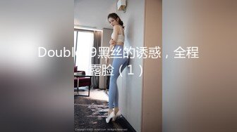 年轻漂亮的长发美女和男友宾馆开房,美女正玩“吃鸡”游戏和别人语音时被男友强插啪啪,边说边呻吟,干了2次!