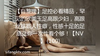 【cos系列】Ria 久留美想要在她暴露的角色扮演中取悦她的一位当地粉丝。