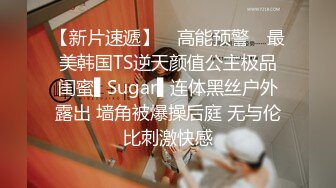  小骚逼露脸洗干净了伺候小哥哥诱惑狼友，舔鸡巴的样子好骚吸蛋蛋，深喉抽插