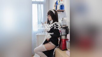 2022-7-17【豬肉佬尋歡】小黑巷找站街女，顏值不錯少婦，抓著大屌口硬開操，扶著肥臀後入