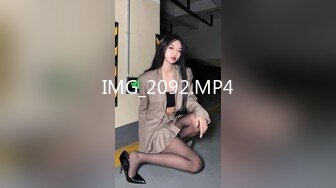 激情性交堕落的夫妇在厨房里用不同的姿势 (ph61a82e817a21c)