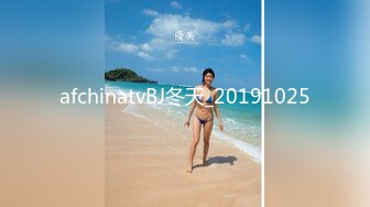 【美杜莎保时捷车上凌辱露出车震】黑丝长腿骚货，套房过道里对着镜子插入